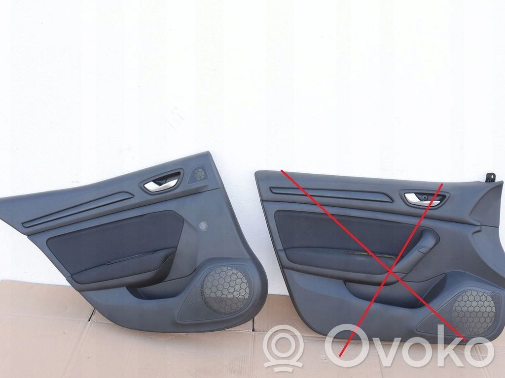 Renault Megane IV Apmušimas galinių durų (obšifke) 