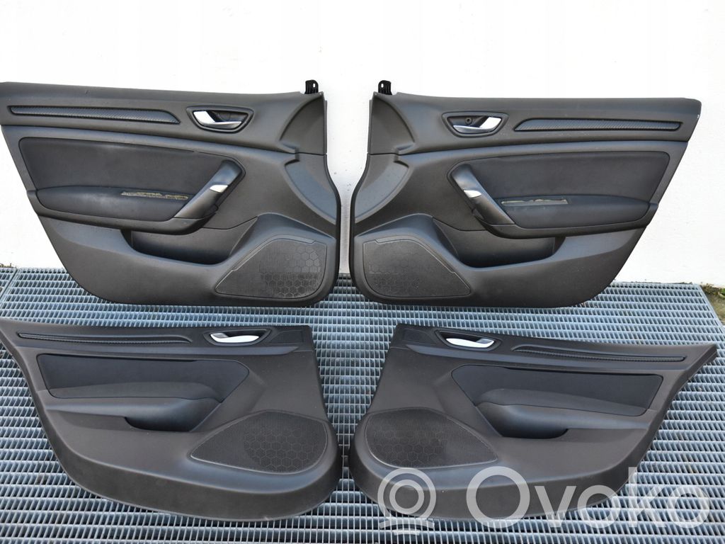 Renault Megane IV Обшивка задней двери 
