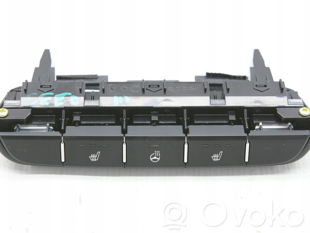KIA Ceed Seat heating switch 