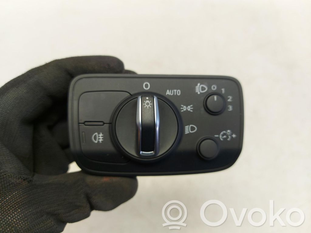 Audi Q2 - Light switch 