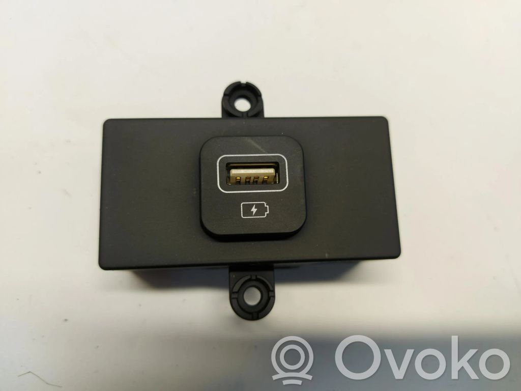 KIA Sorento IV USB savienotājs 