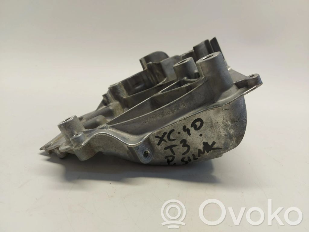 Engine mounting bracket   32203010