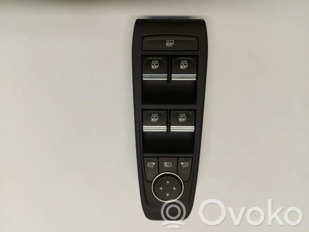 Renault Megane E-Tech Quarter vent window switch 