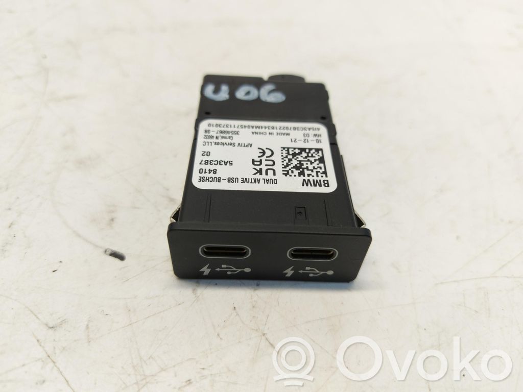 BMW 2 Active Tourer U06 Enchufe de 12V (trasero) 