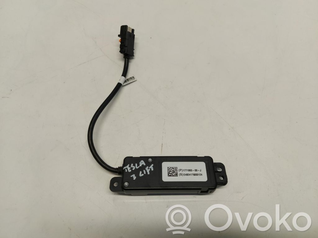 Tesla Model 3 Citu veidu vadības bloki / moduļi 