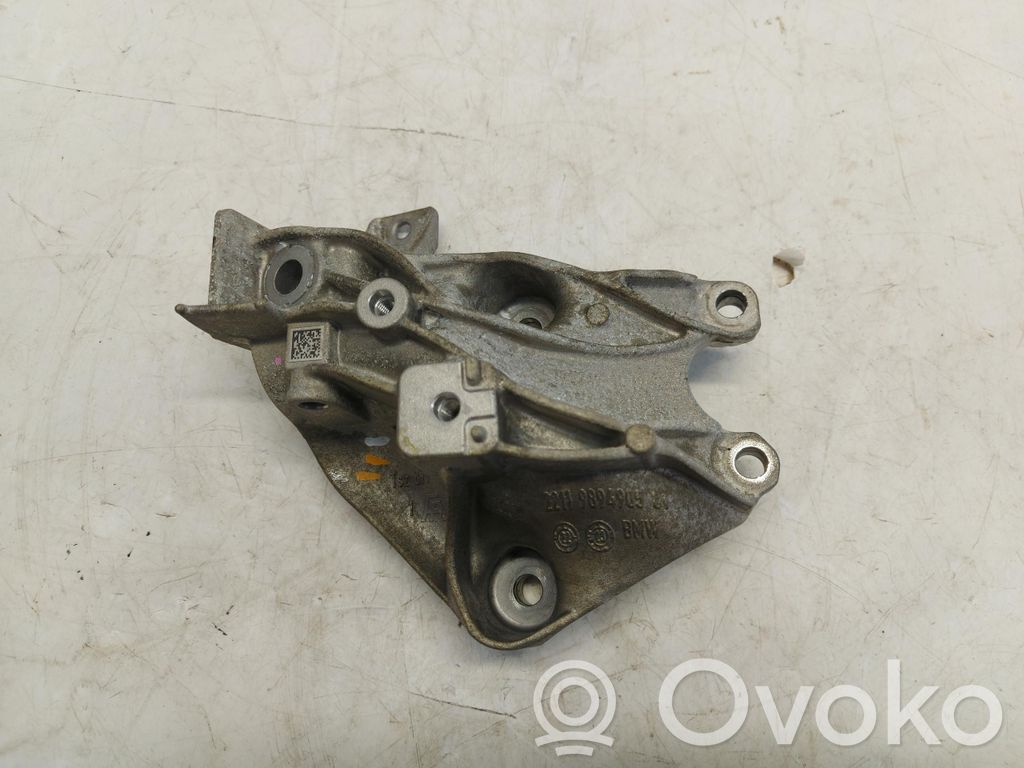 BMW 5 G60 G61 Engine mount bracket 