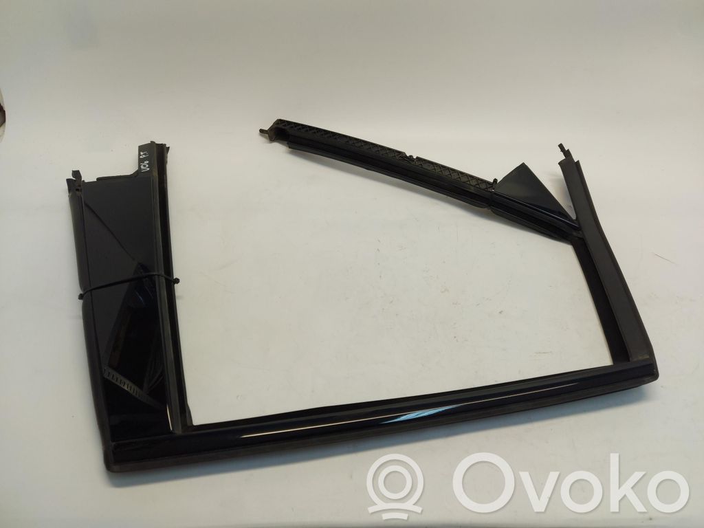 BMW 2 Active Tourer U06 Takaoven tuulilasin kisko 