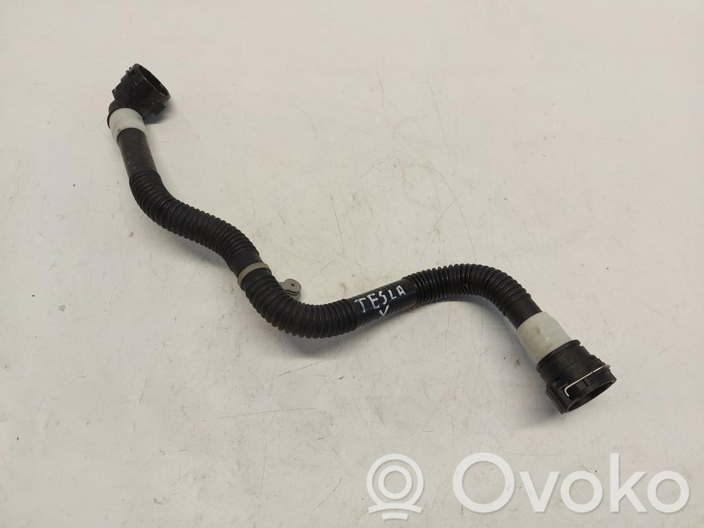 Tesla Model Y Conductă/furtun lichid de răcire motor 