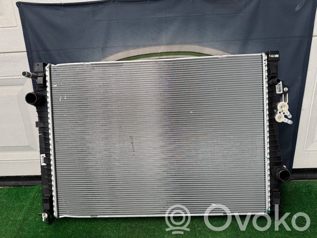 Land Rover Discovery Sport Coolant radiator 