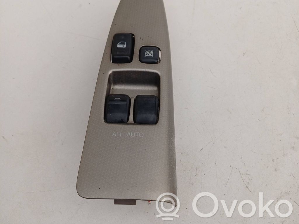 Toyota Corolla Verso E121 Electric window control switch 
