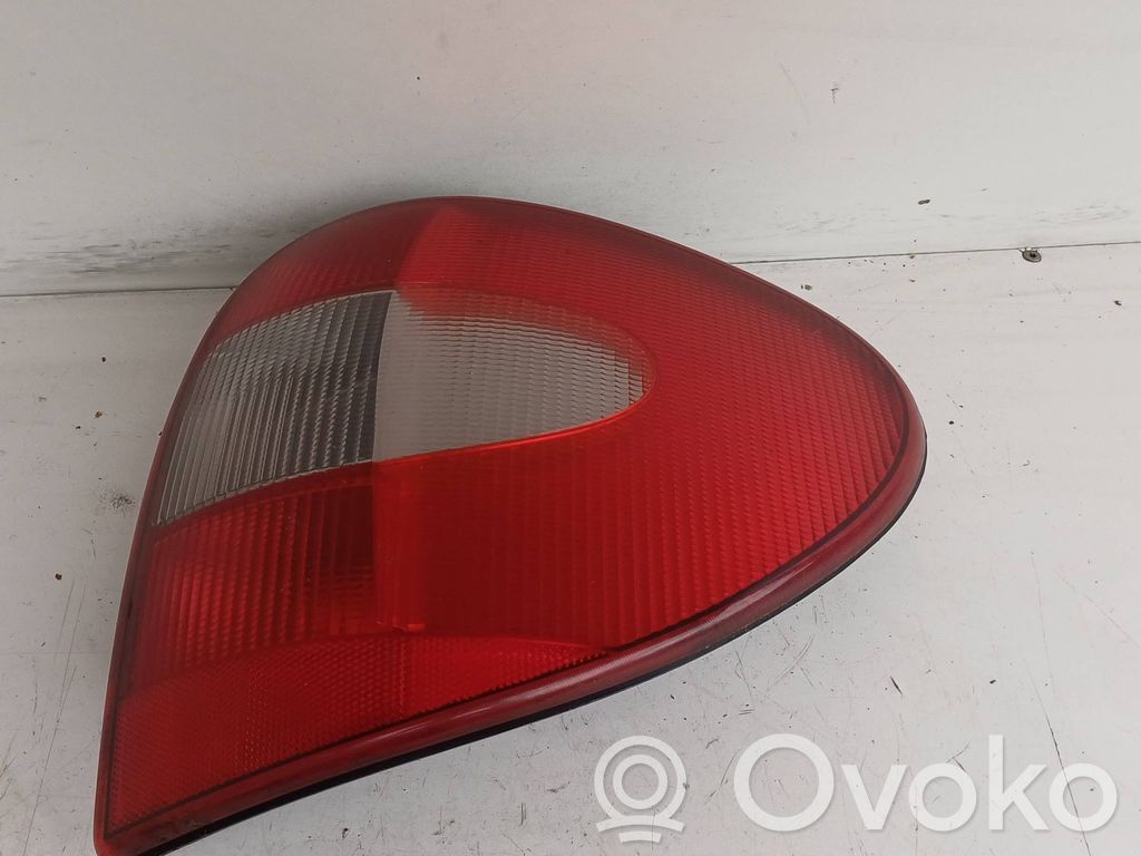 Chrysler Town & Country IV Lampa przednia 