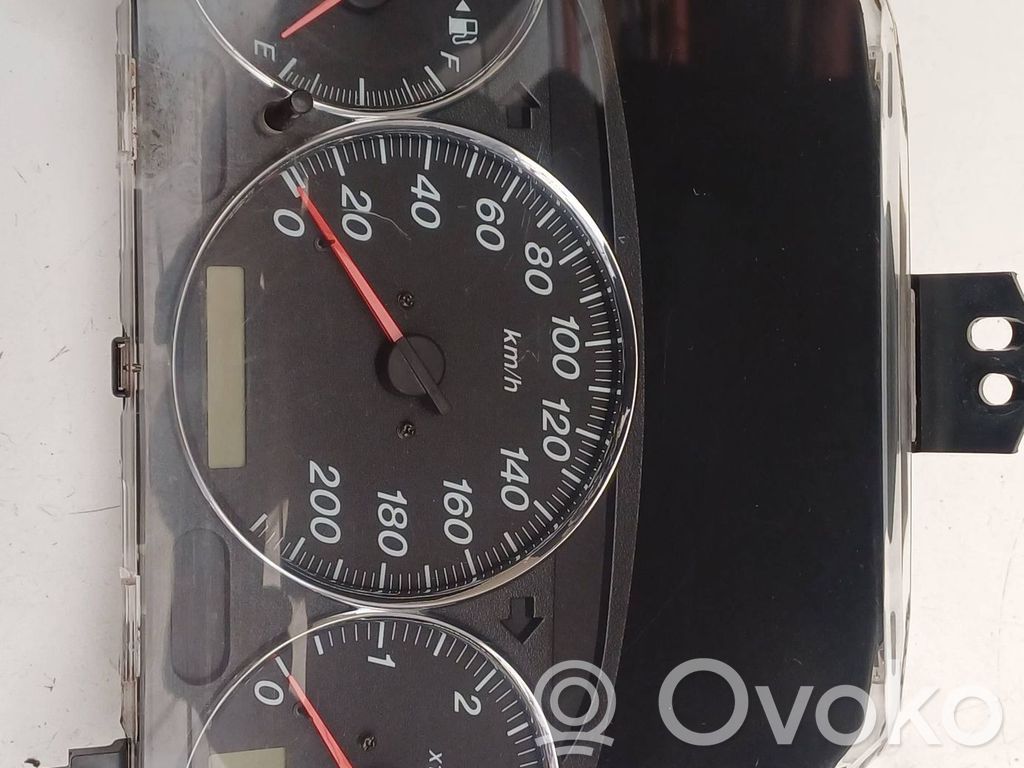 Mazda MPV Tachimetro (quadro strumenti) 