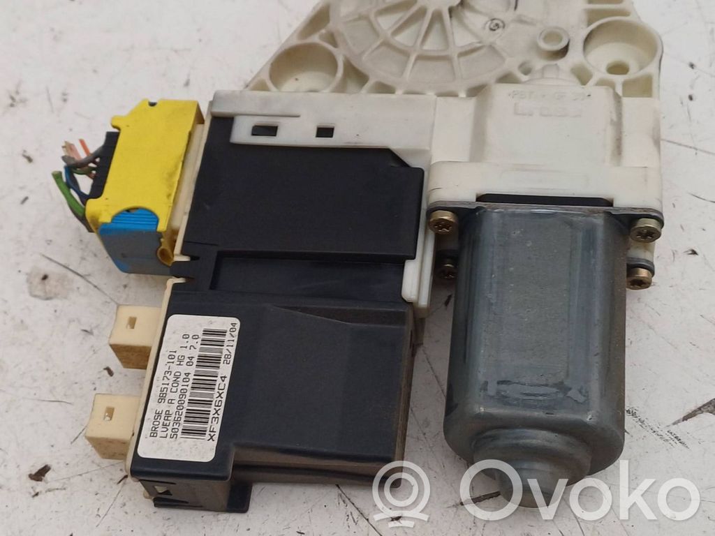 Citroen C5 Front door window regulator motor 