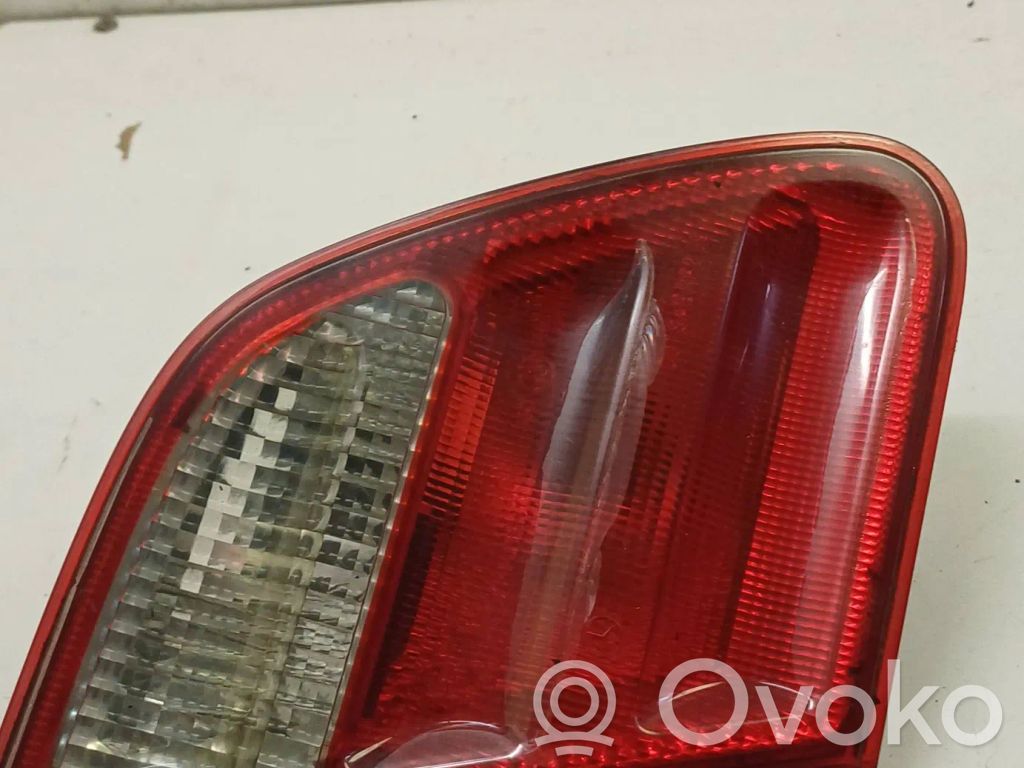 Mercedes-Benz E W210 Feux arrière sur hayon 