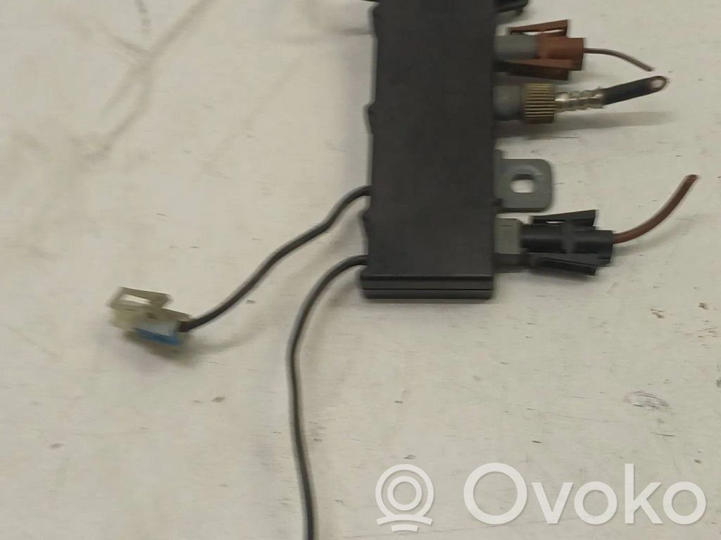 BMW 5 E39 Antenos stiprintuvas 