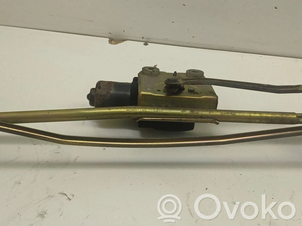 Saab 9-5 Tiranti e motorino del tergicristallo anteriore 