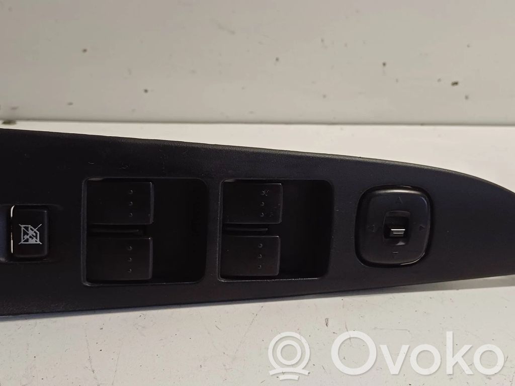 Mazda 3 I Electric window control switch 