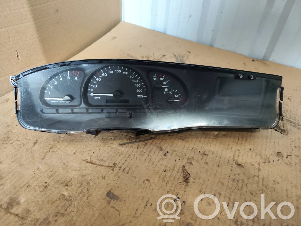 Opel Vectra B Geschwindigkeitsmesser Cockpit 