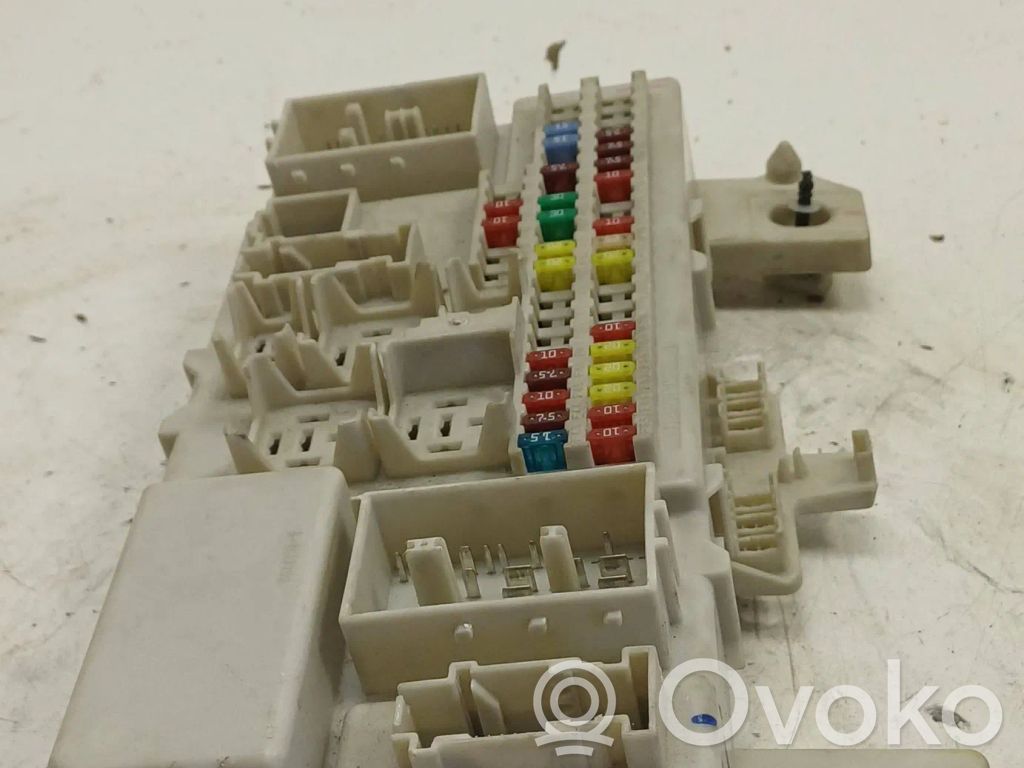 Mazda 3 I Fuse module 