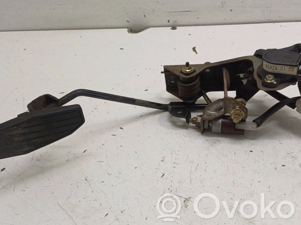 Accelerator throttle pedal   CB0541AC
