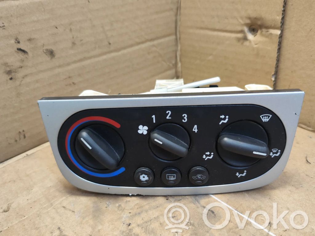 Opel Corsa C Climate control unit 