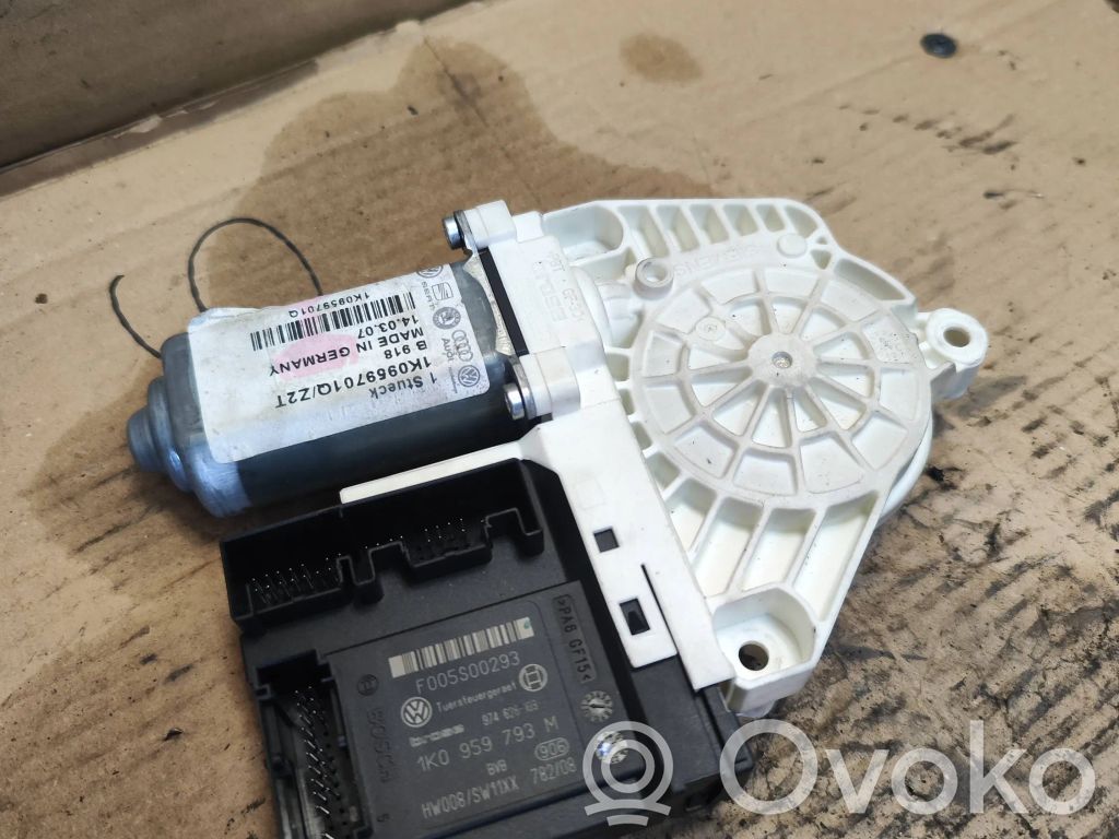 Volkswagen PASSAT B6 Silnik regulatora szyby drzwi przednich 