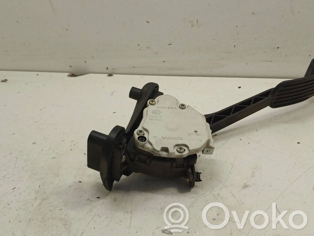 Volvo V70 Pedał gazu / przyspieszenia 