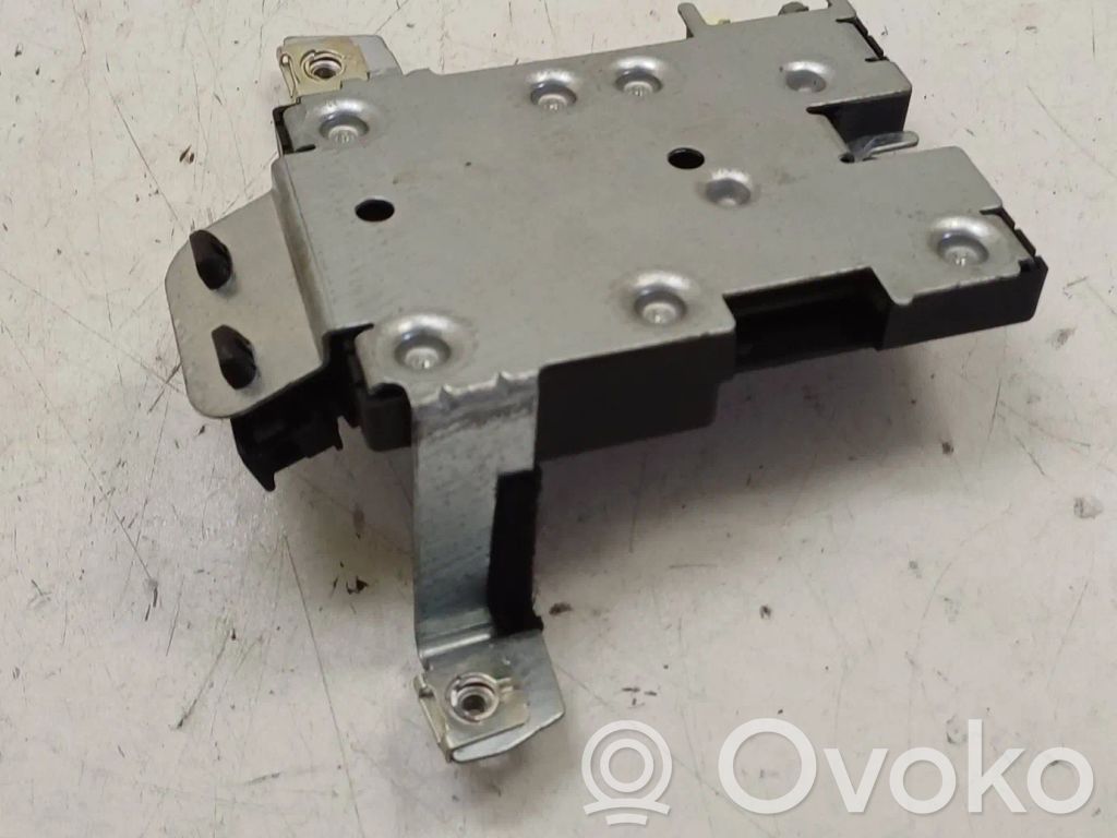 Audi A3 S3 8P Amplificator antenă aeriană 