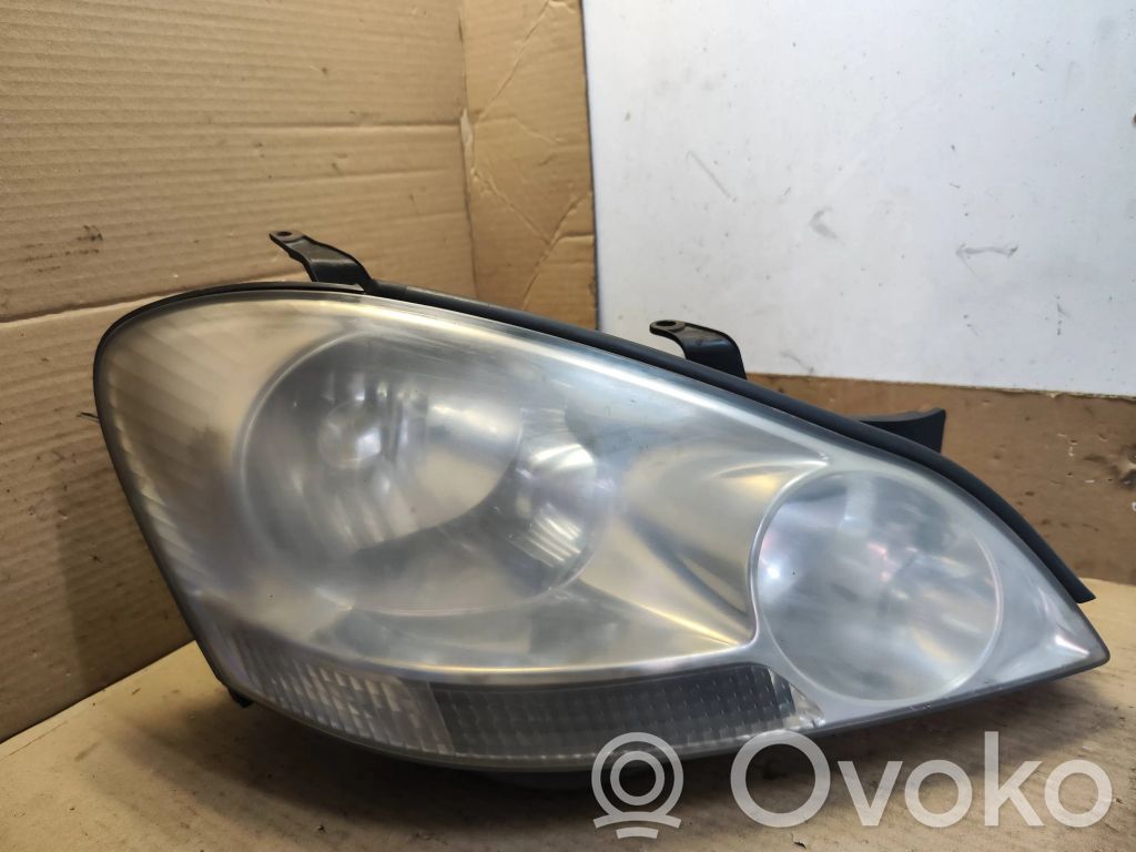 Toyota Avensis Verso Headlight/headlamp 