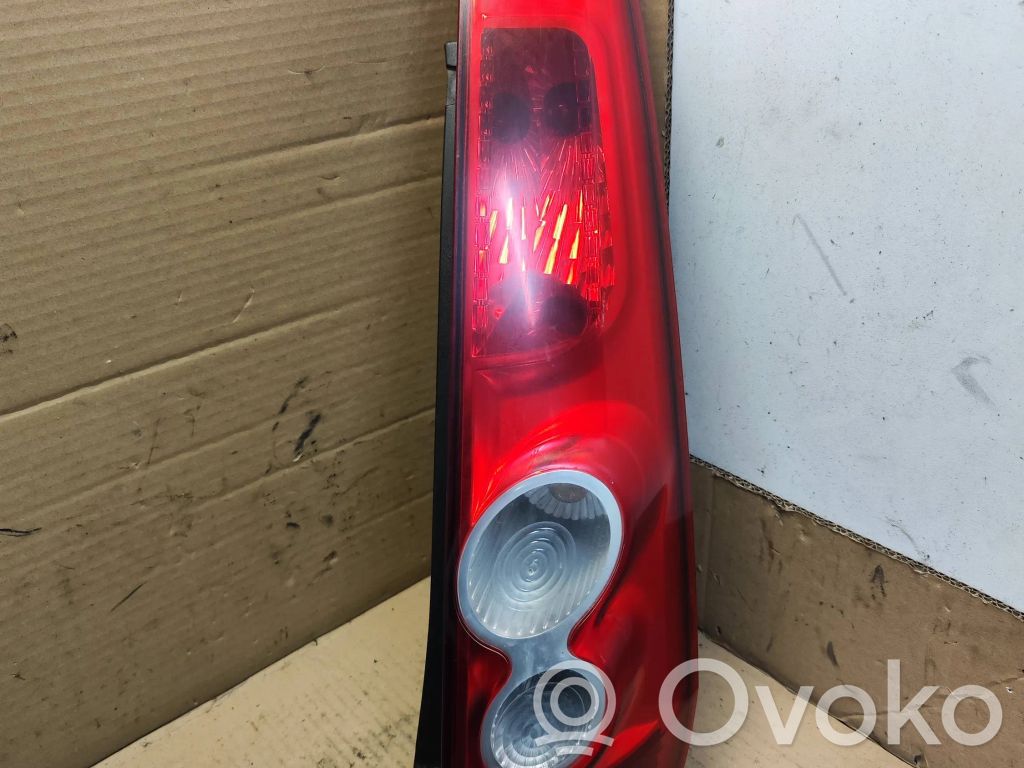 Ford Fiesta Etu-/Ajovalo 