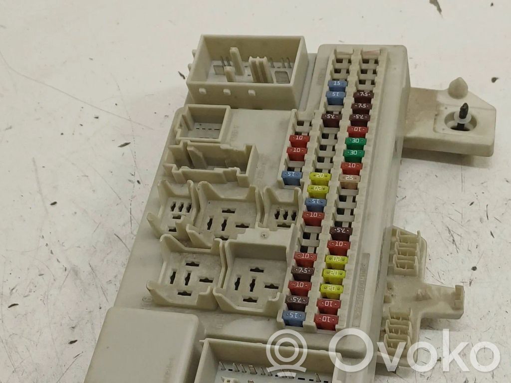 Mazda 3 I Fuse module 