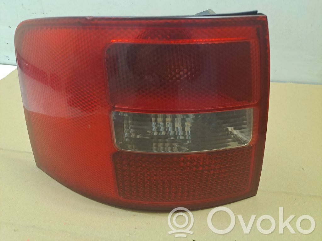 Audi A6 S6 C5 4B Задний фонарь в кузове 