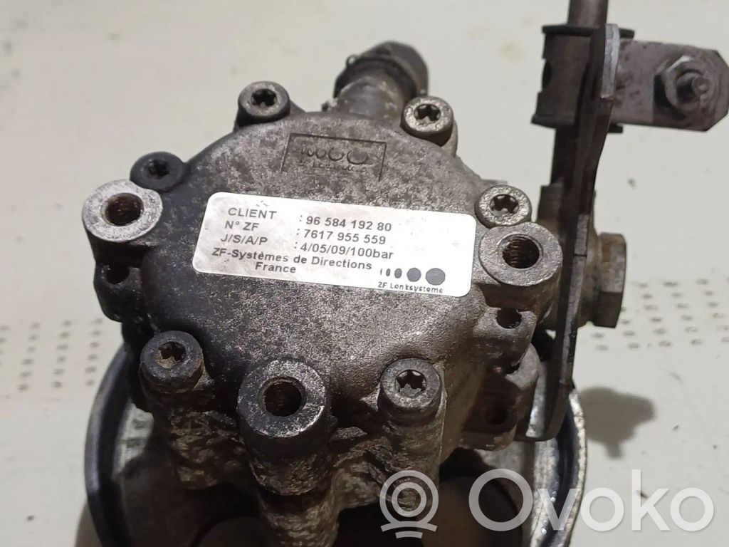 Peugeot 407 Ohjaustehostimen pumppu 
