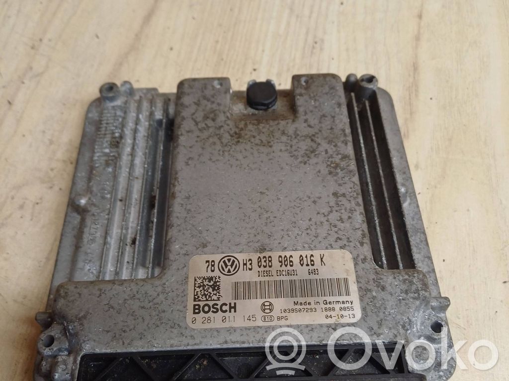 Volkswagen PASSAT B5.5 Engine control unit/module 
