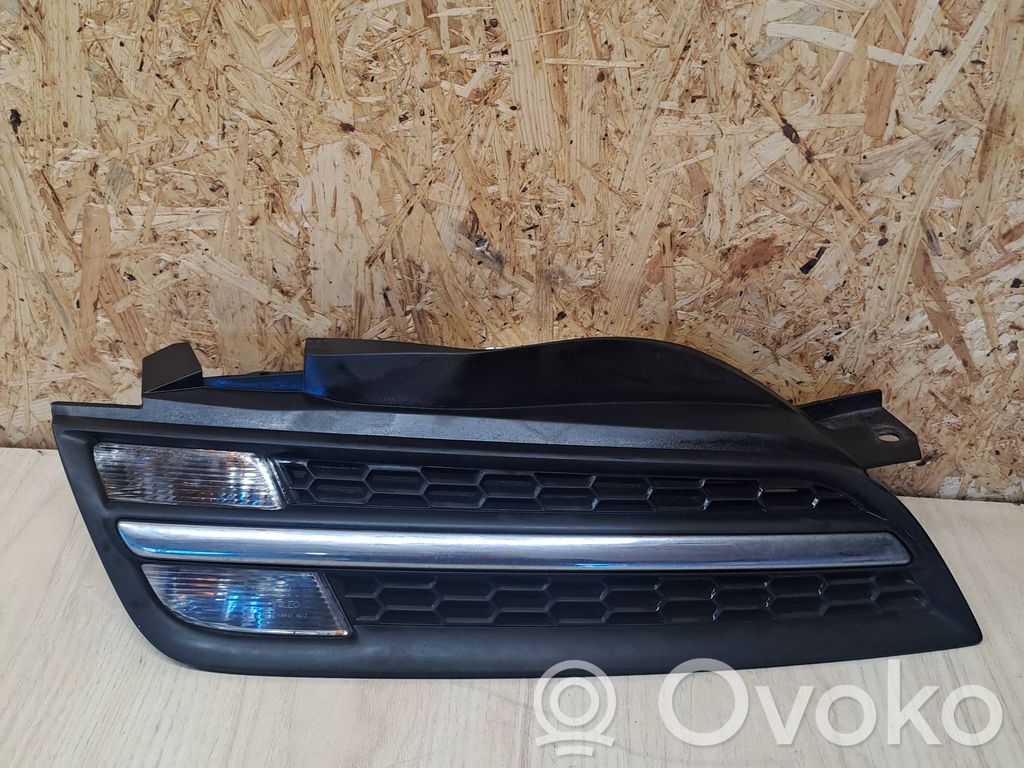 Nissan Micra Front indicator light 