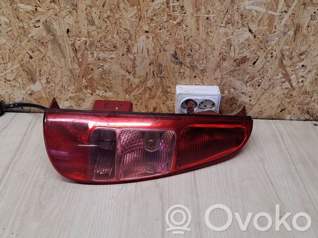 Peugeot 807 Rear/tail lights 