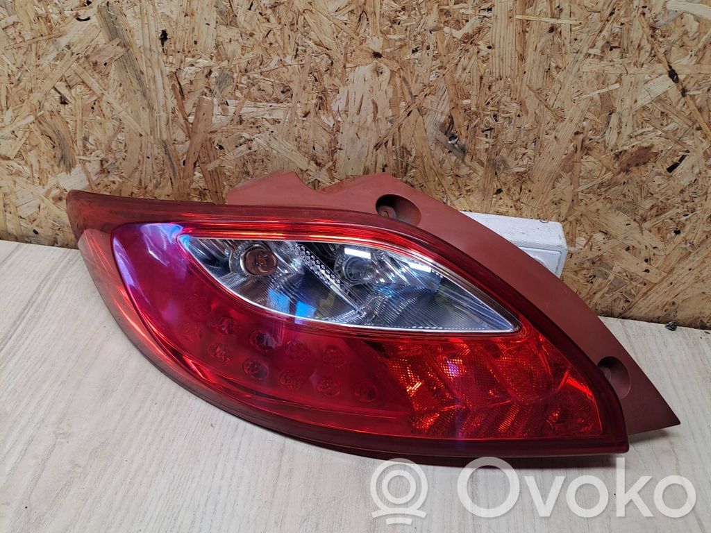 Mazda 2 Galinis žibintas kėbule 