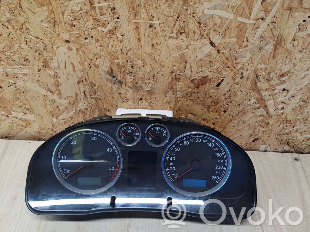 Volkswagen PASSAT B5.5 Speedometer (instrument cluster) 
