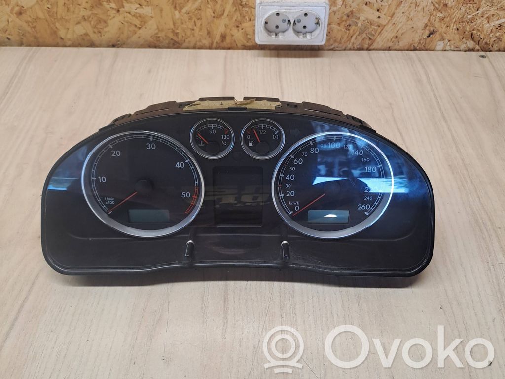 Volkswagen PASSAT B5.5 Speedometer (instrument cluster) 