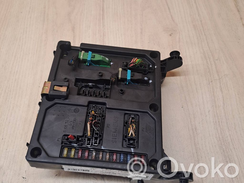 Ford Galaxy Fuse module 