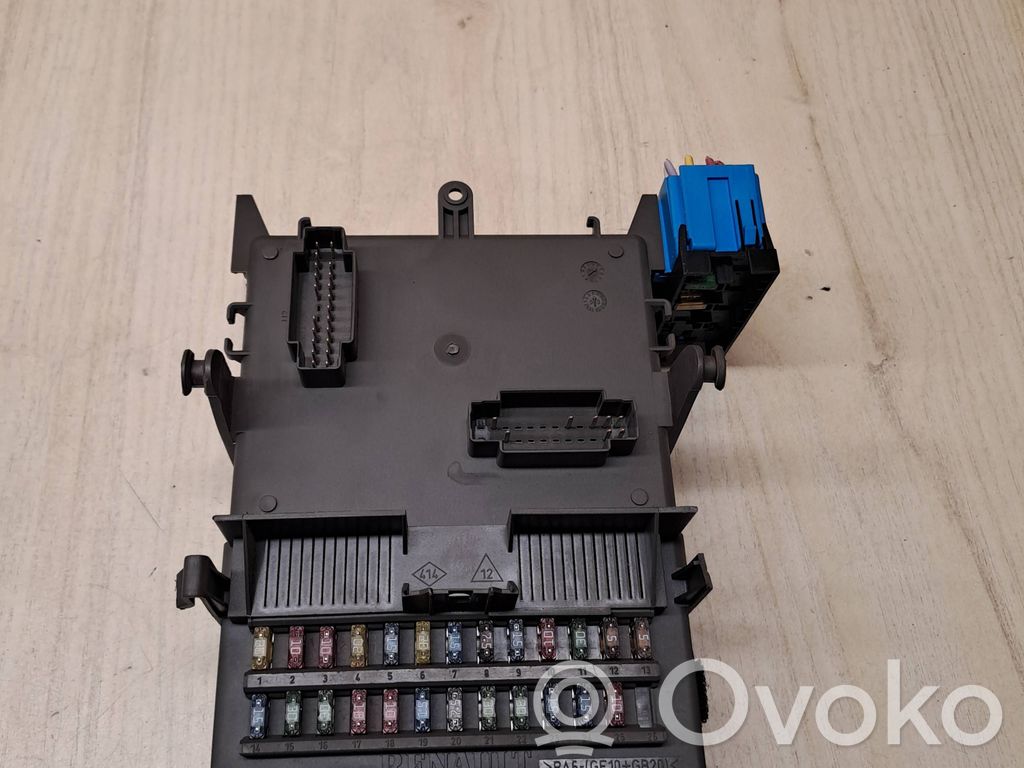 Renault Laguna II Fuse module 