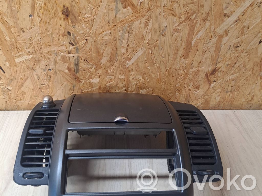 Nissan Note (E11) Daiktadėžė 