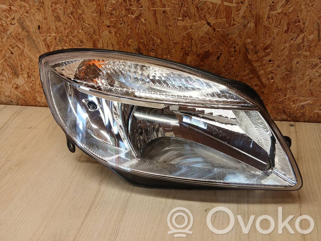 Skoda Fabia Mk2 (5J) Lampa przednia 