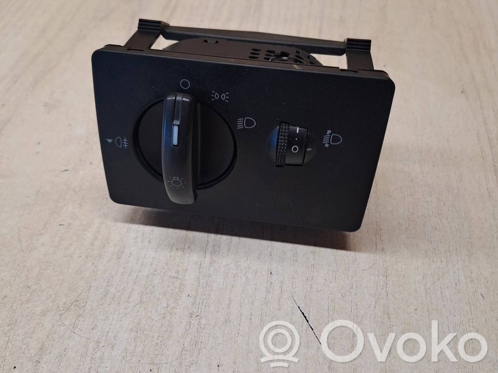 Ford Fusion Light switch 