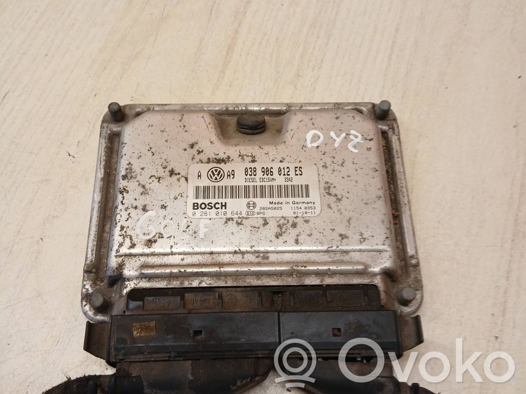 Volkswagen Golf IV Engine control unit/module 