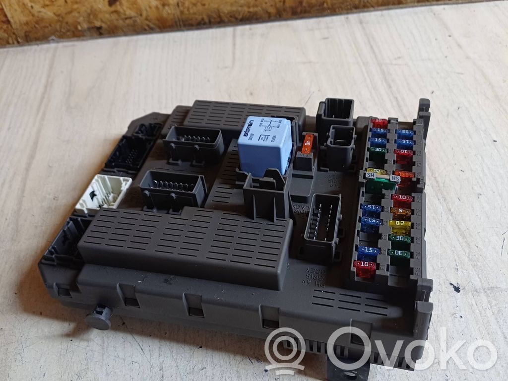 Citroen C5 Fuse module 