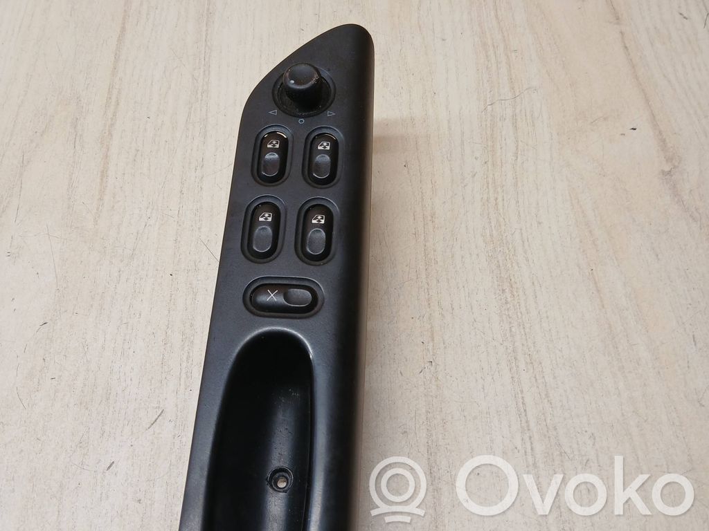Renault Laguna I Electric window control switch 