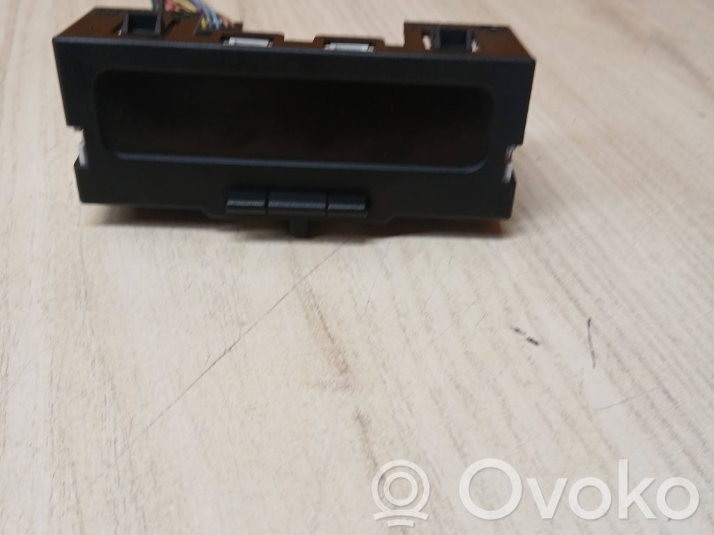 Renault Megane II Screen/display/small screen 