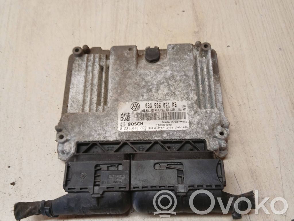 Volkswagen PASSAT B6 Engine control unit/module 
