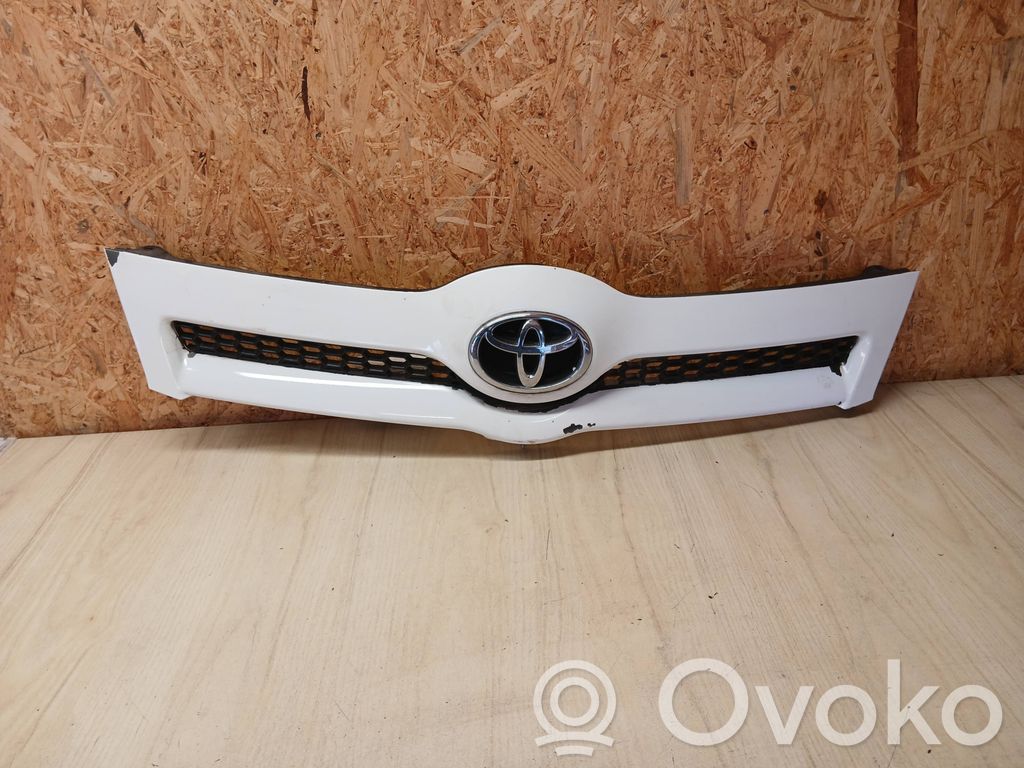 Toyota Corolla Verso E121 Front grill 